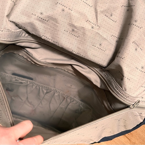 Late 90s AIR CANADA SUIT CARRY ON - Picture 12 of 13